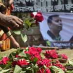 رواں سال فروری سے اب تک بنگلہ دیش میں تین بلاگرز کو قتل کیا جا چکا ہے جن میں ایک بنگلہ دیشی نژاد امریکی شہری بھی شامل ہے