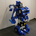 جاپانی انجینئر نے کار میں تبدیل ہونے والا روبوٹ بنا لیا