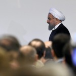 ایرانی صدر حسن روحانی پیرس پہنچ گئے، جلا وطن ایرانیوں کا شدید احتجاج
