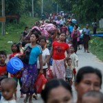 میانمار: روہنگیا مسلمان فوجی کریک ڈائون سے بچنے کے لیے بنگلہ دیش نقل مکانی پر مجبور