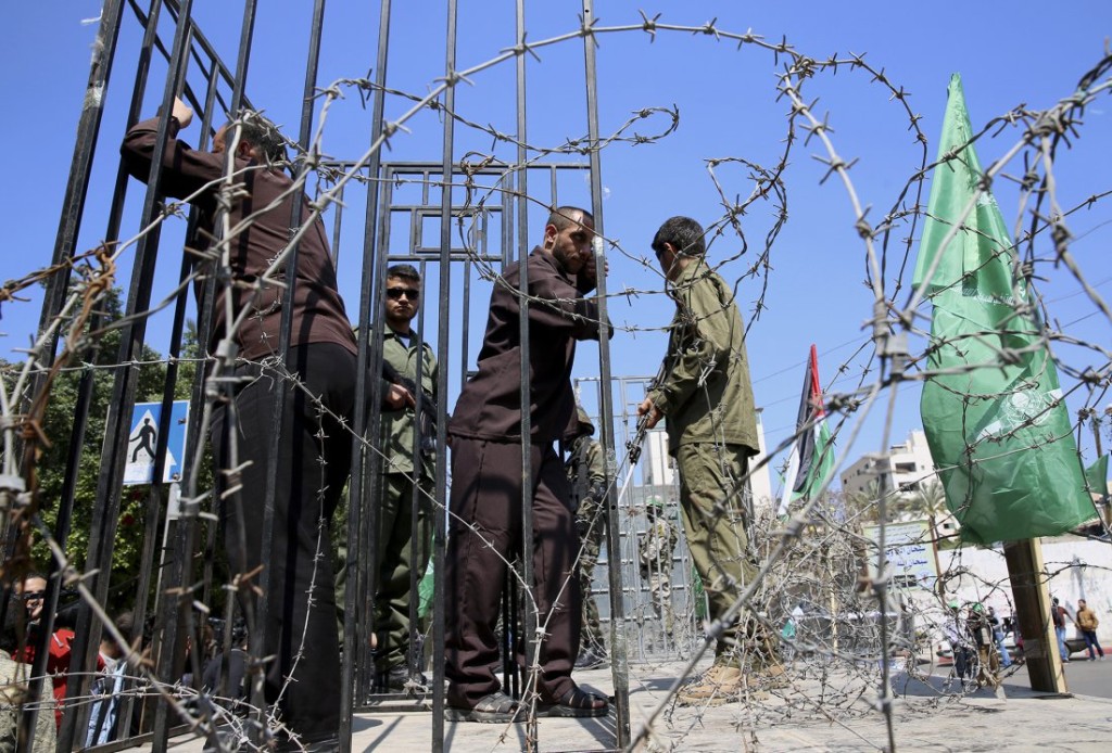اسرائیل کی قید میں اس وقت تقریباً 6 ہزار 300 فلسطینی موجود ہیں
