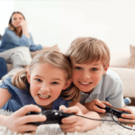 بچوں میں روزانہ ویڈیو گیم کھیلنے سے قوتِ فیصلہ اور حافظے پر اچھے اثرات پڑتے ہیں جو تعلیم کے میدان میں ان کی مدد کرتے ہیں