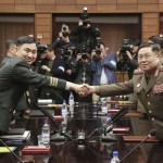 جنوبی کوریا کے میجر جنرل کم دو گی یون اور شمالی کوریا کے لیفٹننٹ جنرل آن اک سان