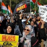 شہریت کے قانون کے نفاذ سے بھارت میں مظاہرے پھوٹ پڑے، پرانی دشمنیاں تازہ ہو رہی ہیں۔