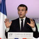 پیرس: فرانسیسی صدر عمانویل ماکروں مل ہاوس میں خطاب کررہے ہیں