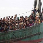 بنگلہ دیش کا روہنگیا مہاجرین کی کشتیوں کو داخلے کی اجازت دینے سے انکار کر دیا جس میں تقریبا 500 مہاجرین سوار ہیں